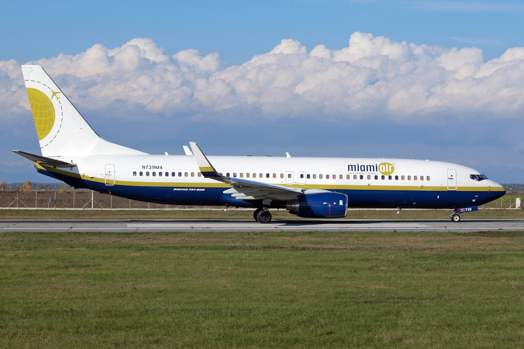 N739MA (30670) 2004 Boeing 737-8Q8WL