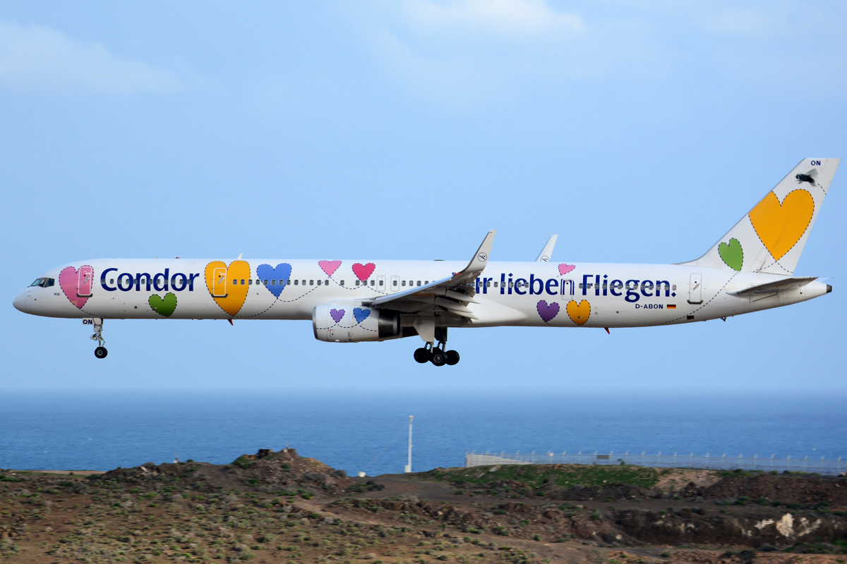 D-ABON · Boeing 757-330 · (LPA / GCLP)