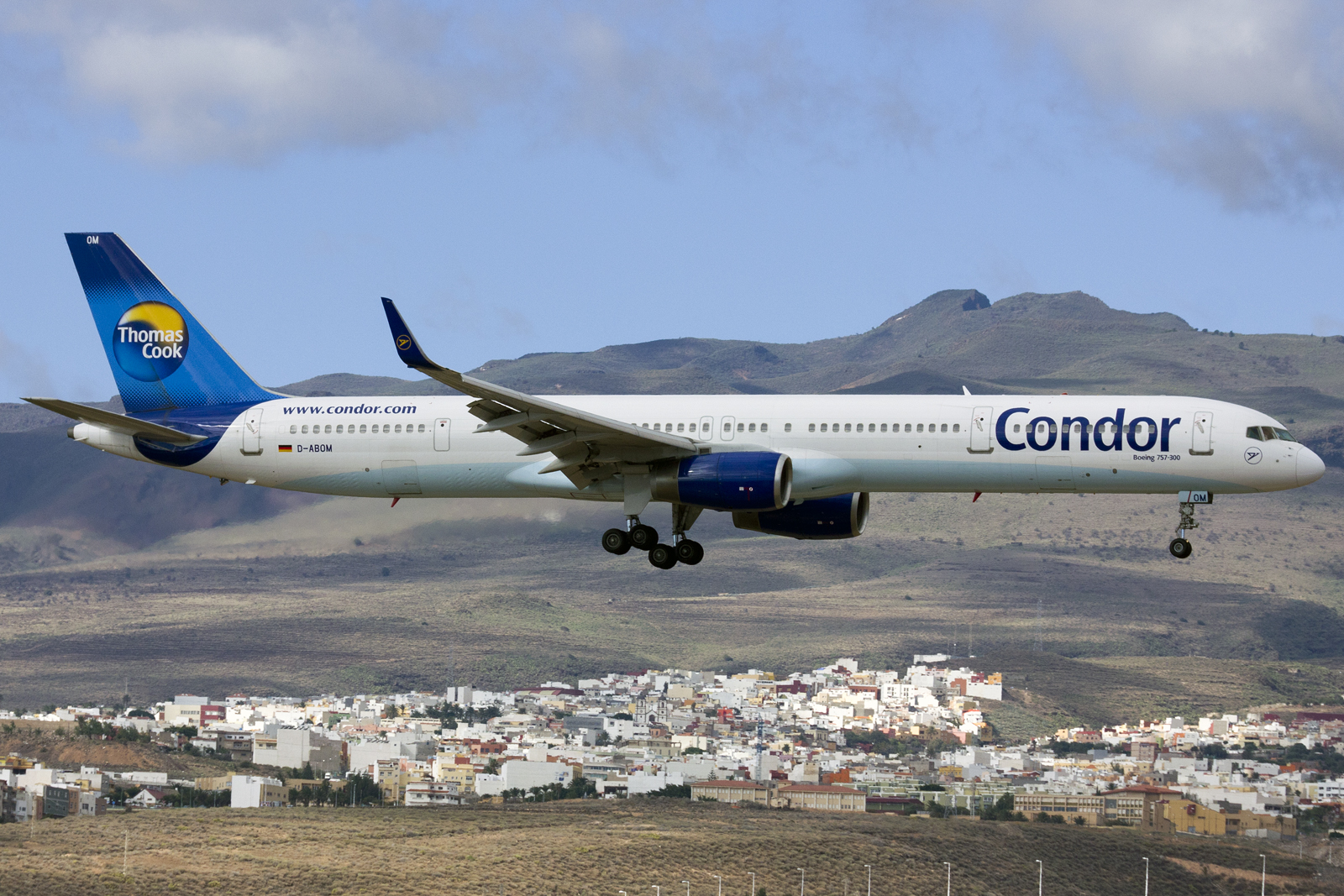 D-ABOM (29022) 2000 Boeing 757-330(WL)