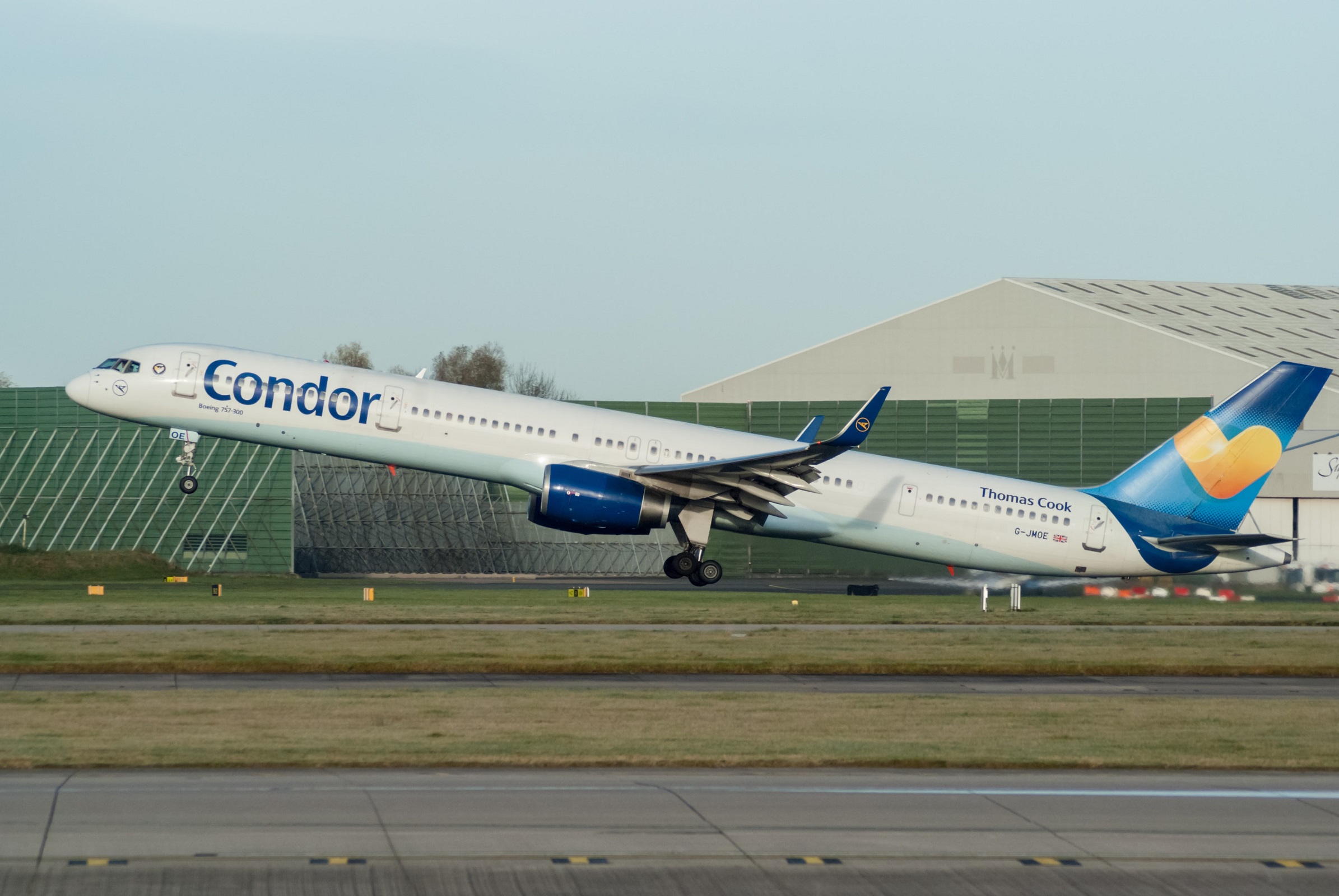 G-JMOE · Boeing 757-330 · (MAN / EGCC)