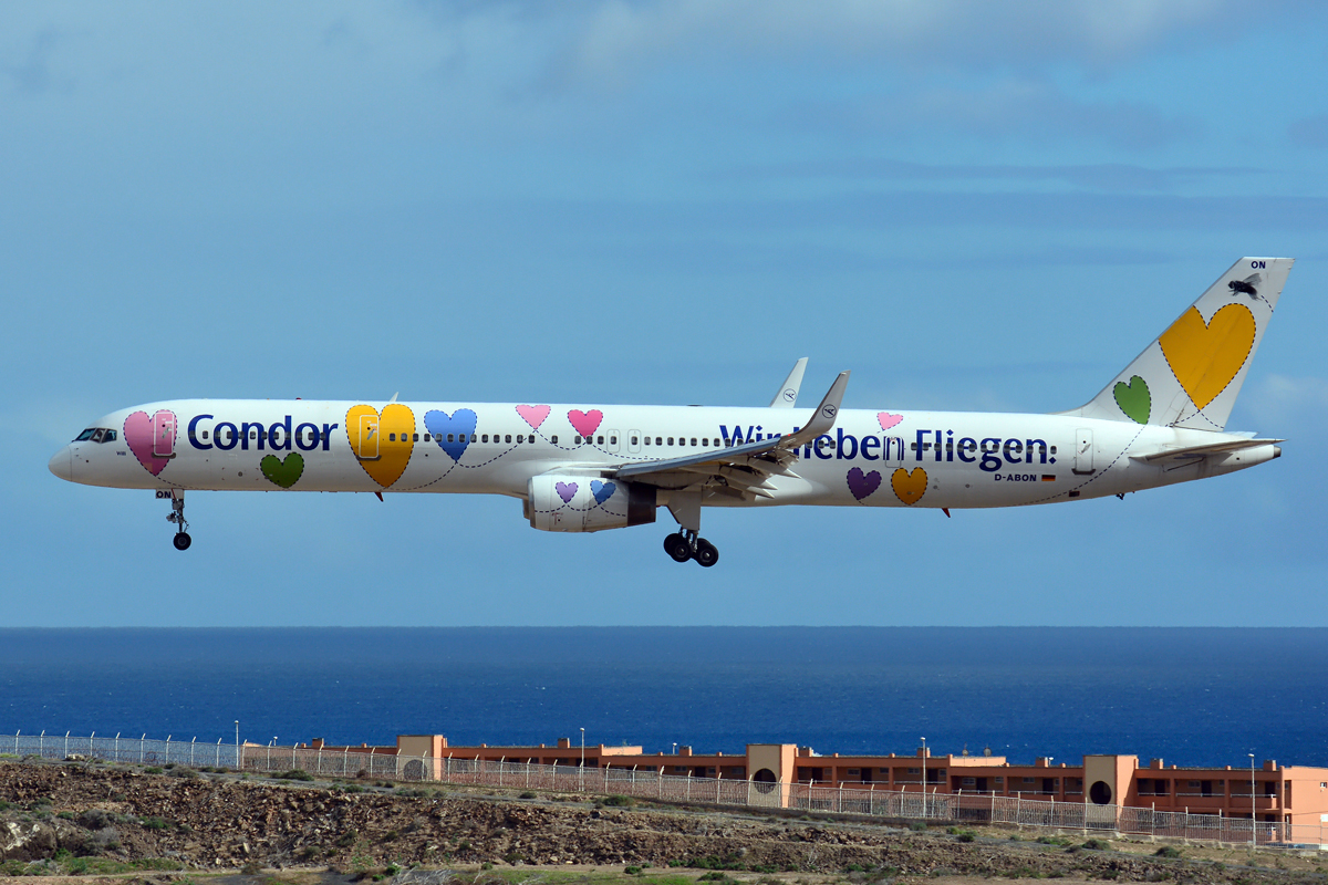 D-ABON · Boeing 757-330 · (LPA / GCLP)