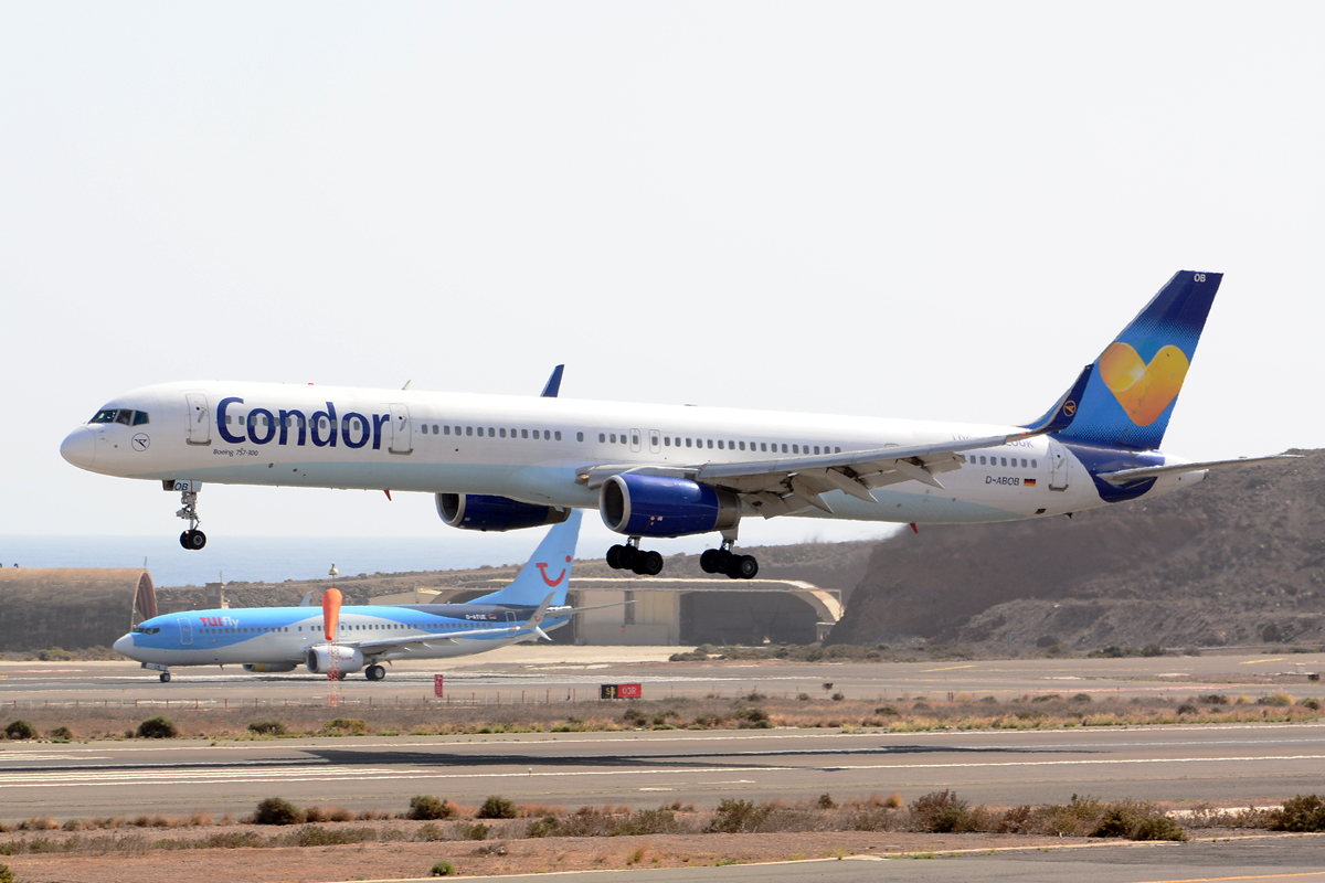 D-ABOB · Boeing 757-330(WL) · (LPA / GCLP)