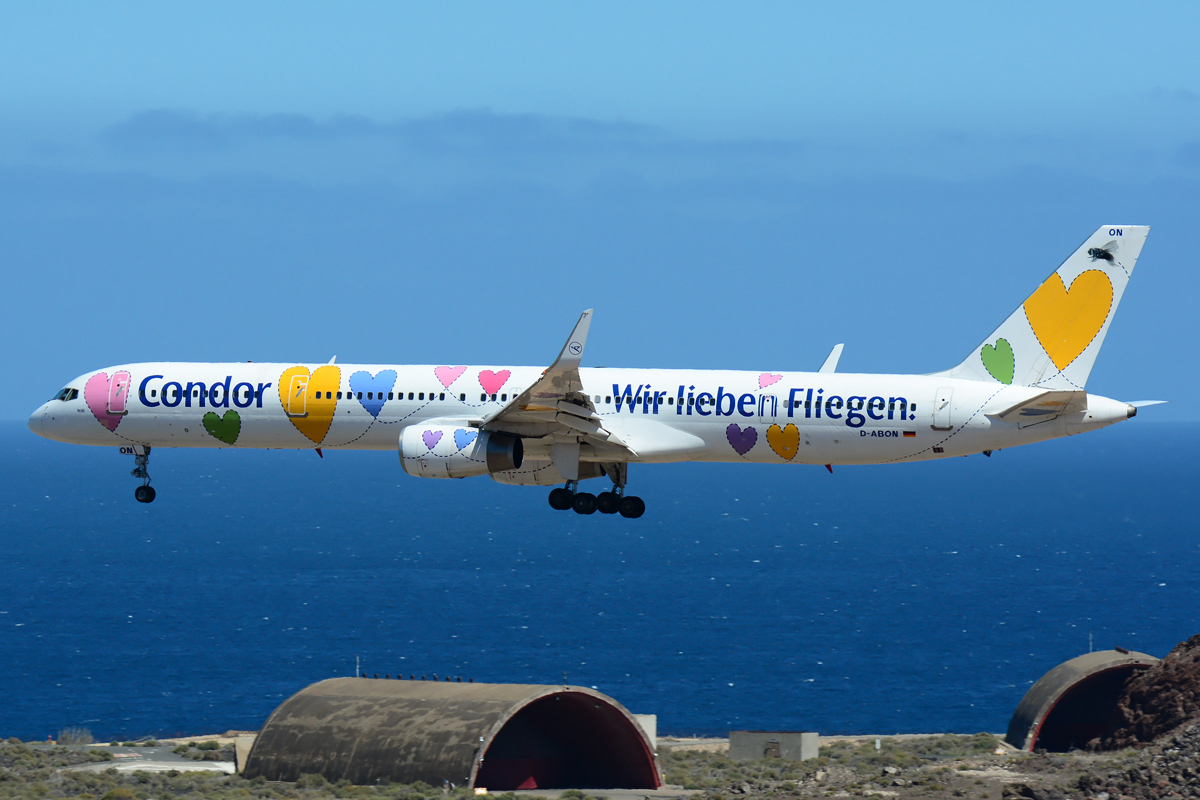 D-ABON · Boeing 757-330 · (LPA / GCLP)