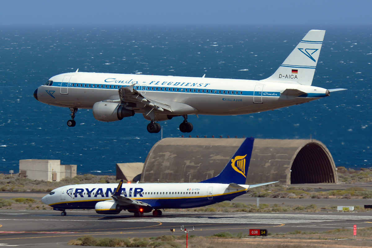 D-AICA (774) 1998 Airbus A320-212