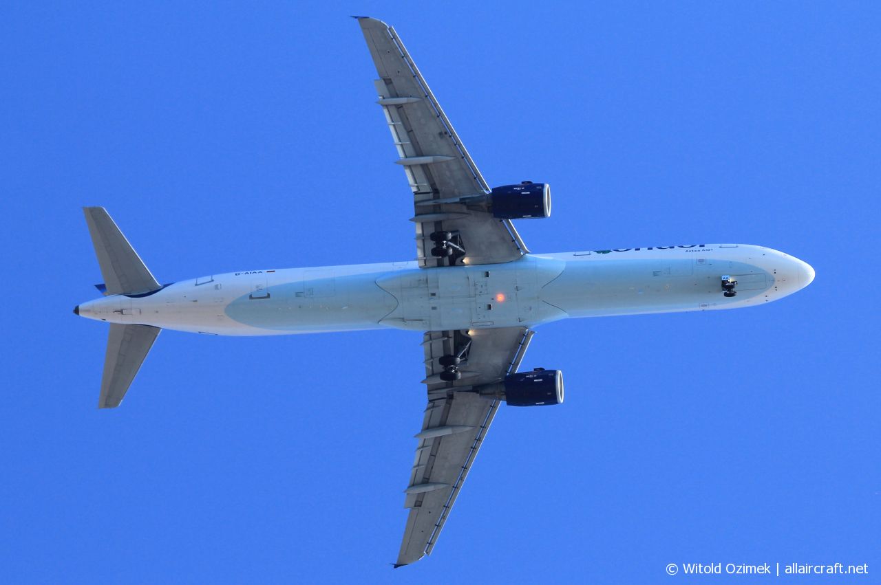 D-AIAA (6767) 2001 Airbus A321-211