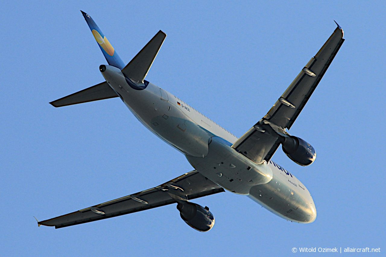 D-AICE (894) 1998 Airbus A320-212