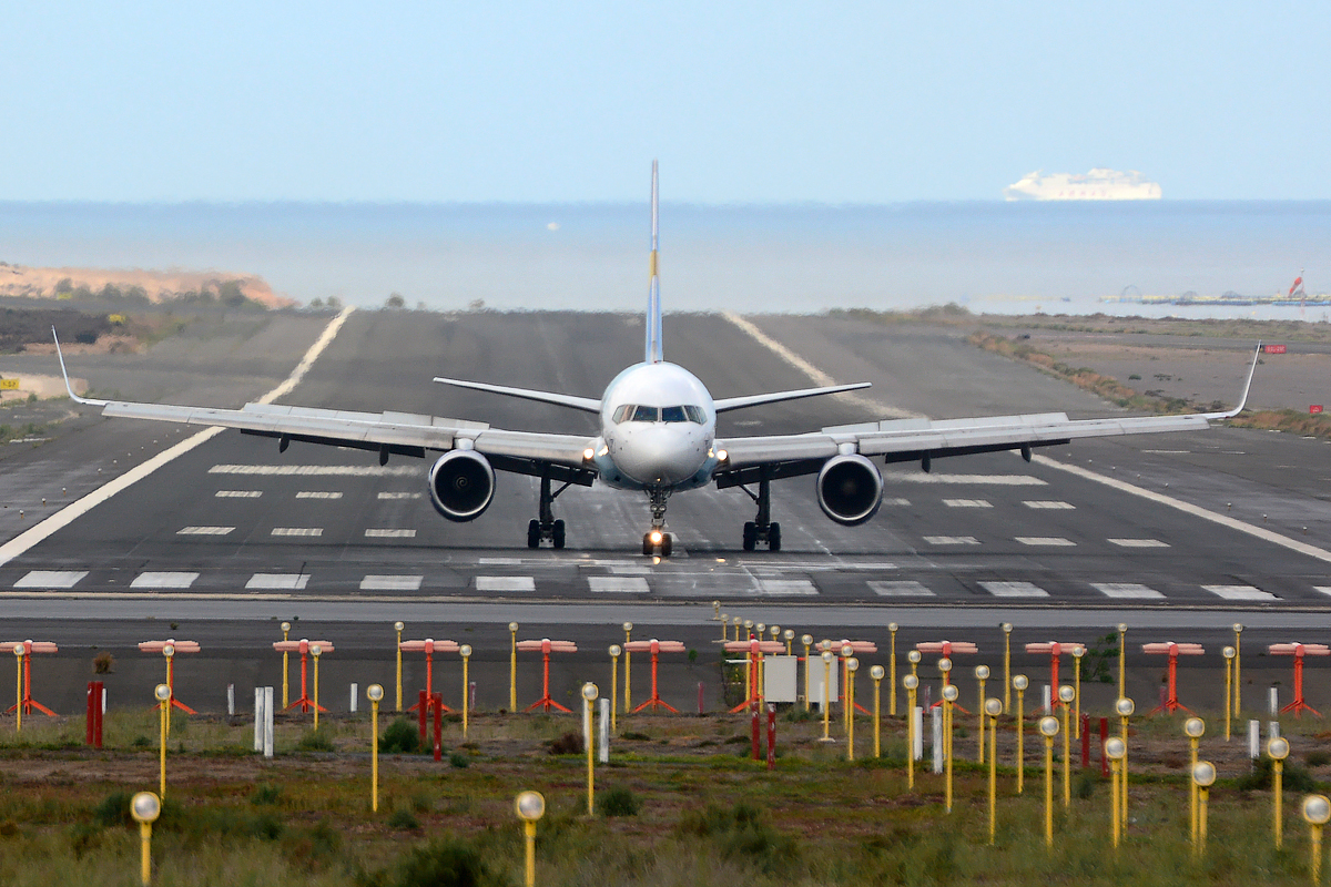 D-ABOB (29017) 1998 Boeing 757-330(WL)