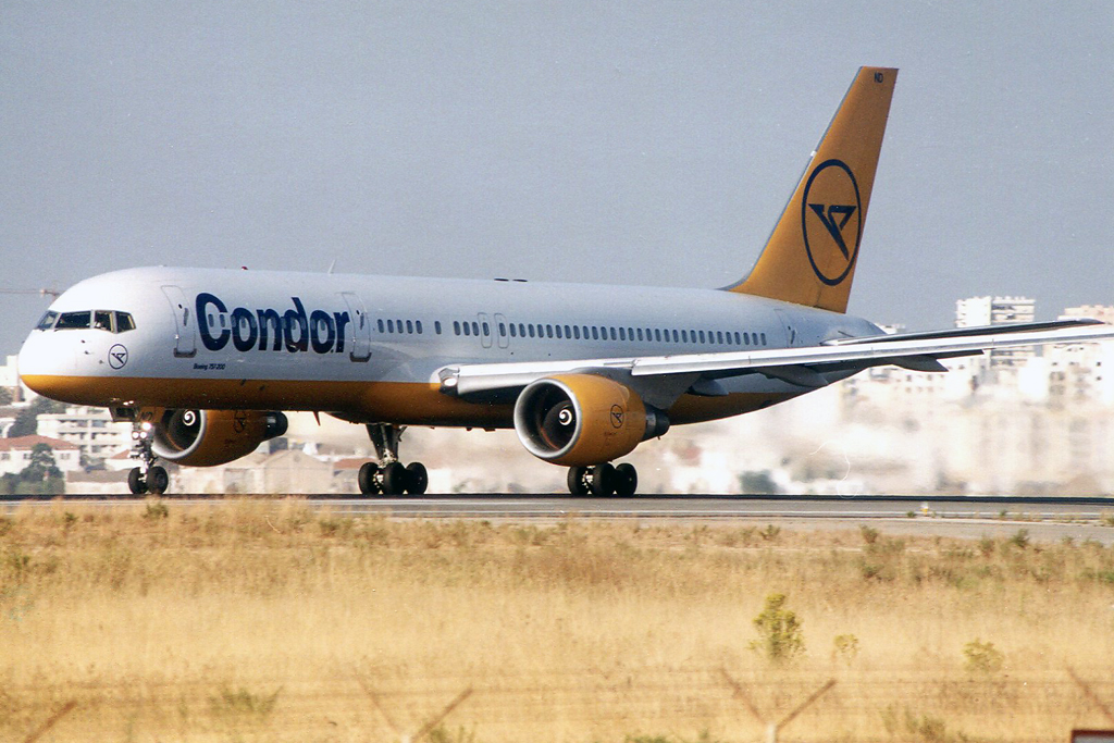 D-ABND · Boeing 757-230 · (FAO / LPFR)