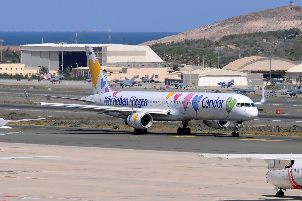 D-ABON · Boeing 757-330 · (LPA / GCLP)