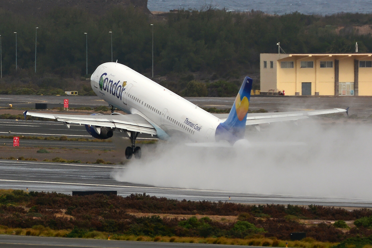 D-AIAA (6767) 2001 Airbus A321-211