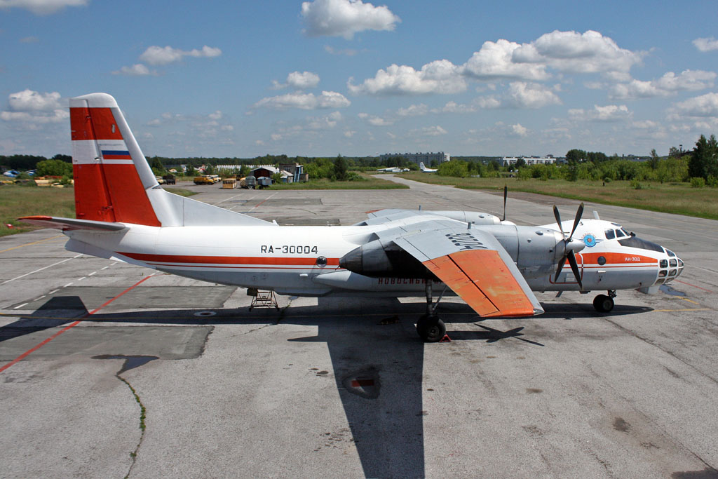 RA-30004 · Antonov An-30D · (UNCC)