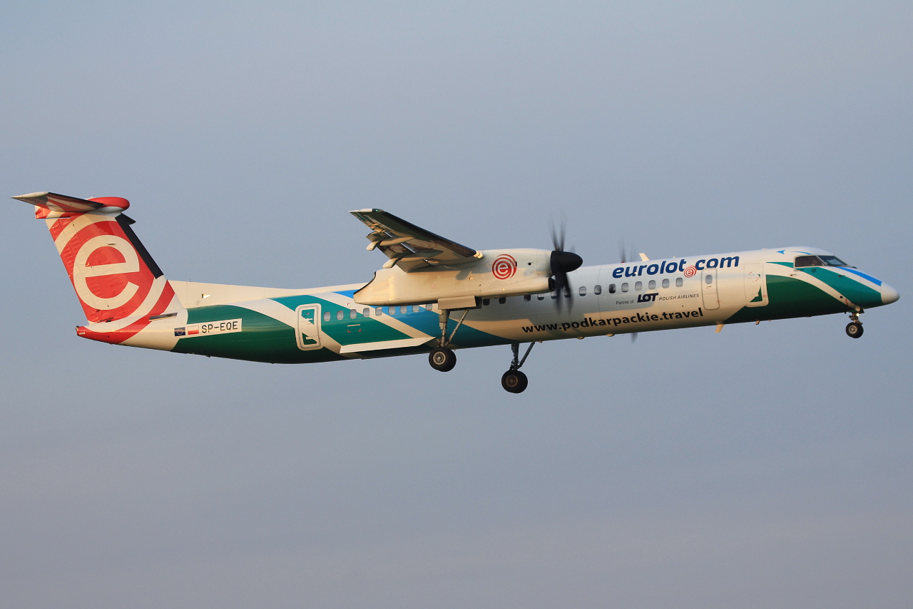 SP-EQE (4417) Bombardier Dash 8-Q402