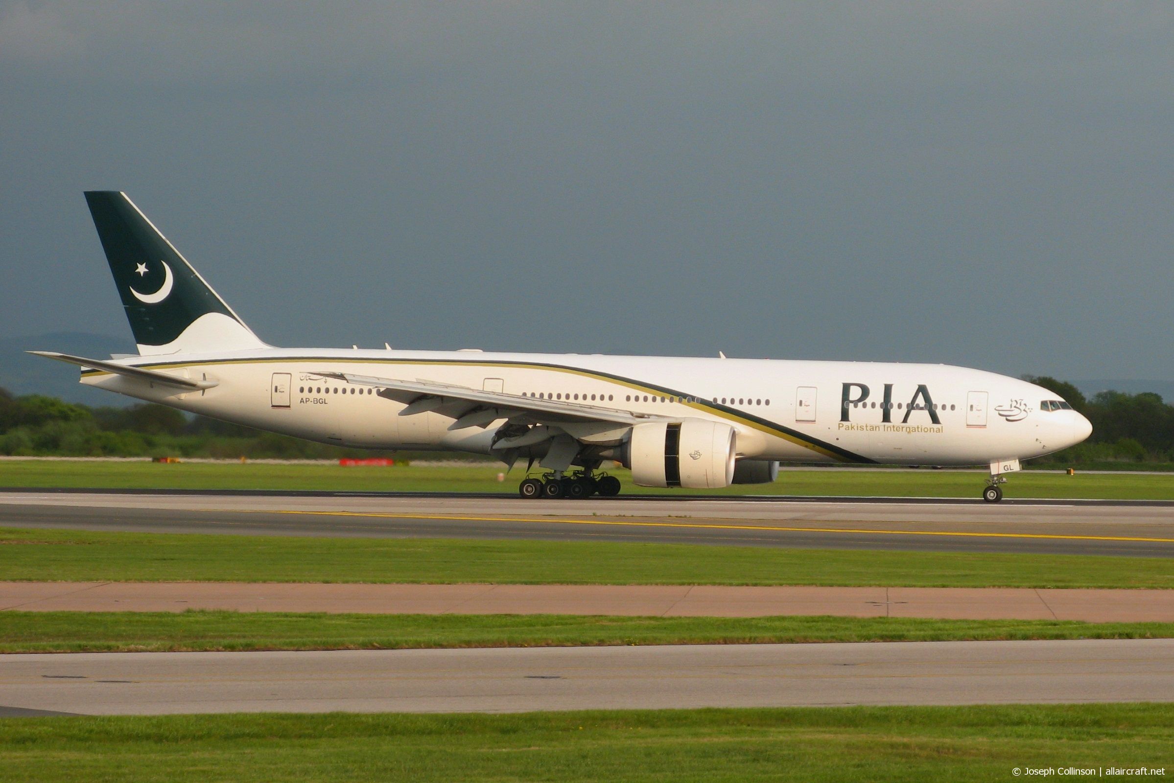AP-BGL · Boeing 777-240/ER · (MAN / EGCC)