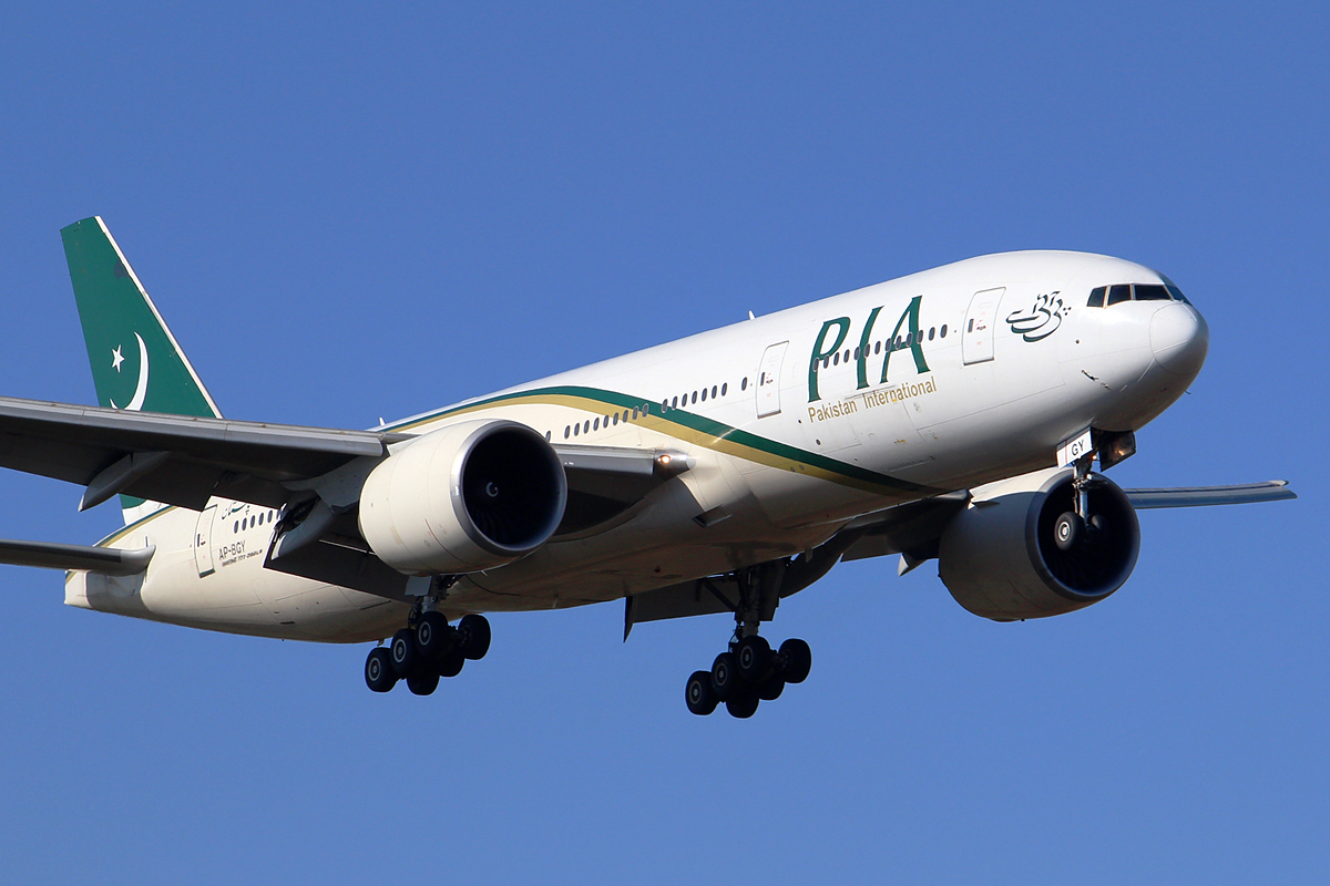 AP-BGY · Boeing 777-240(LR) · (MAN / EGCC)