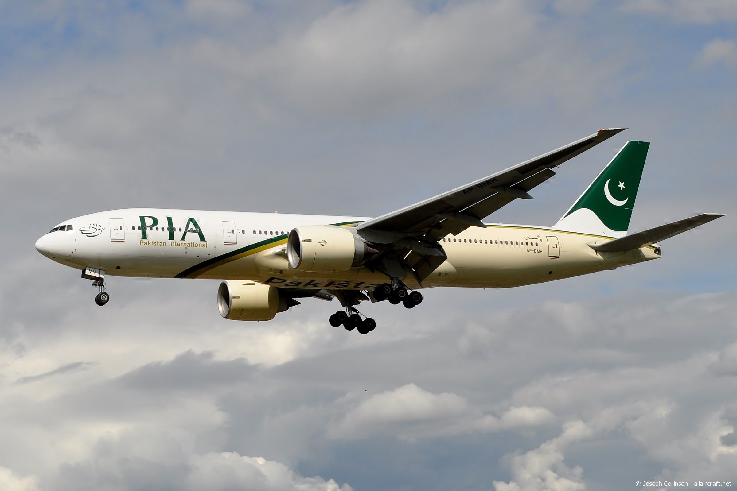 AP-BMH · Boeing 777-2Q8/ER · (LHR / EGLL)