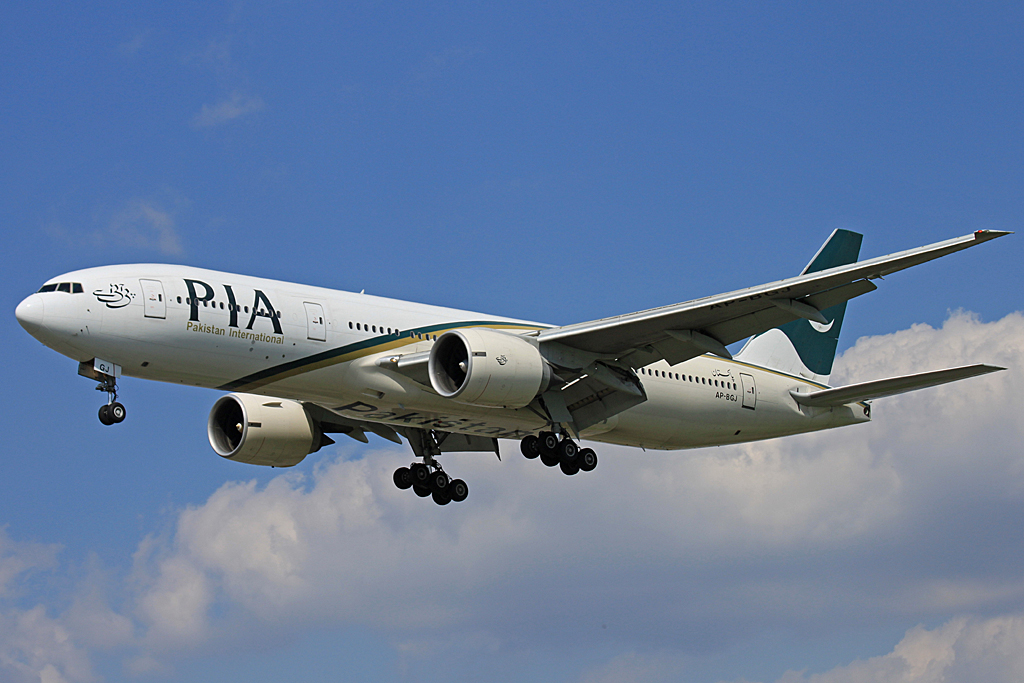 AP-BGJ (33775) 2004 Boeing 777-240 ER