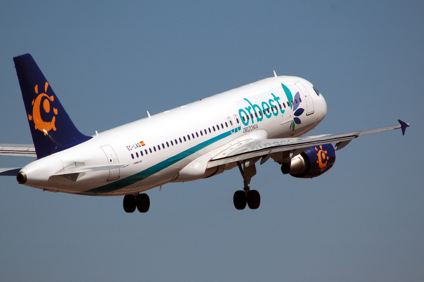 EC-LAQ · Airbus A320-214 · (PMI / LEPA / LESJ)