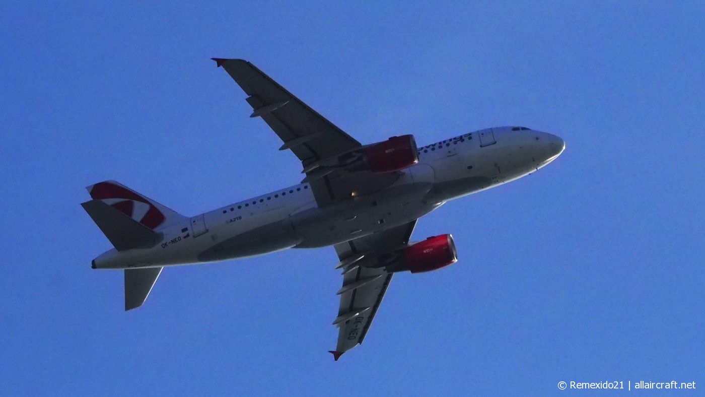 OK-NEO (03452) Airbus A319-112