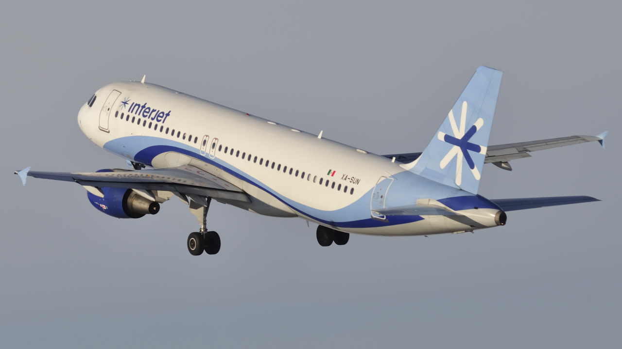 XA-SUN · Airbus A320-214 · (YUL / CYUL)