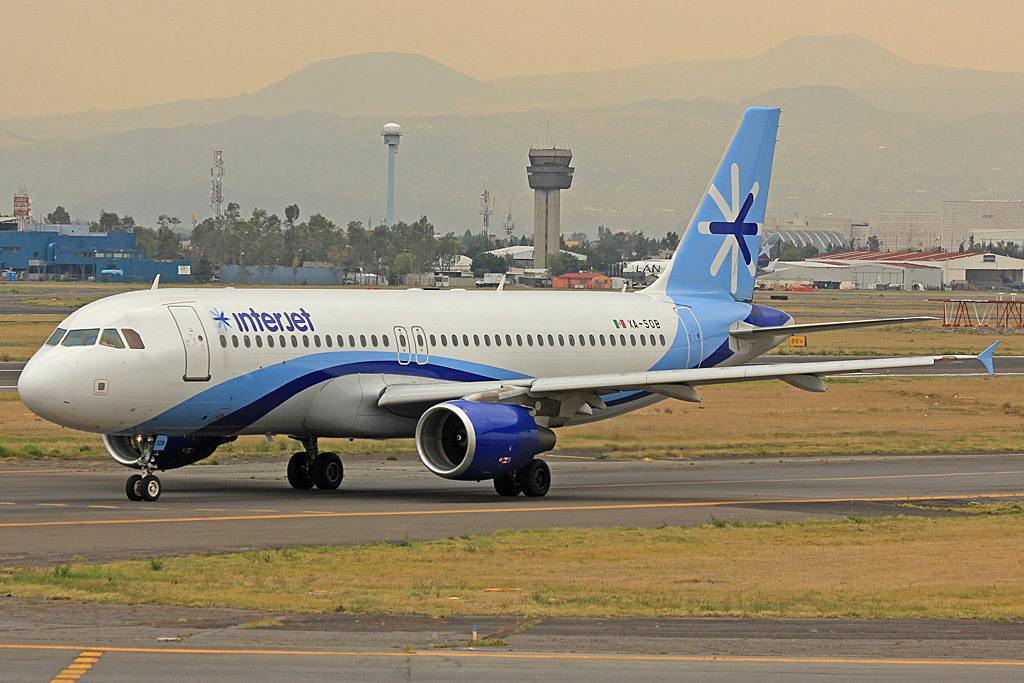 XA-SOB · Airbus A320-214 · (MEX / MMMX)