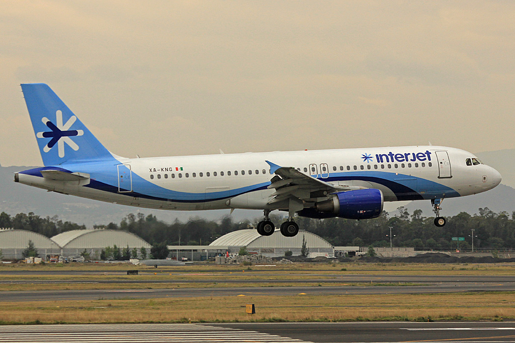 XA-KNG · Airbus A320-214 · (MEX / MMMX)