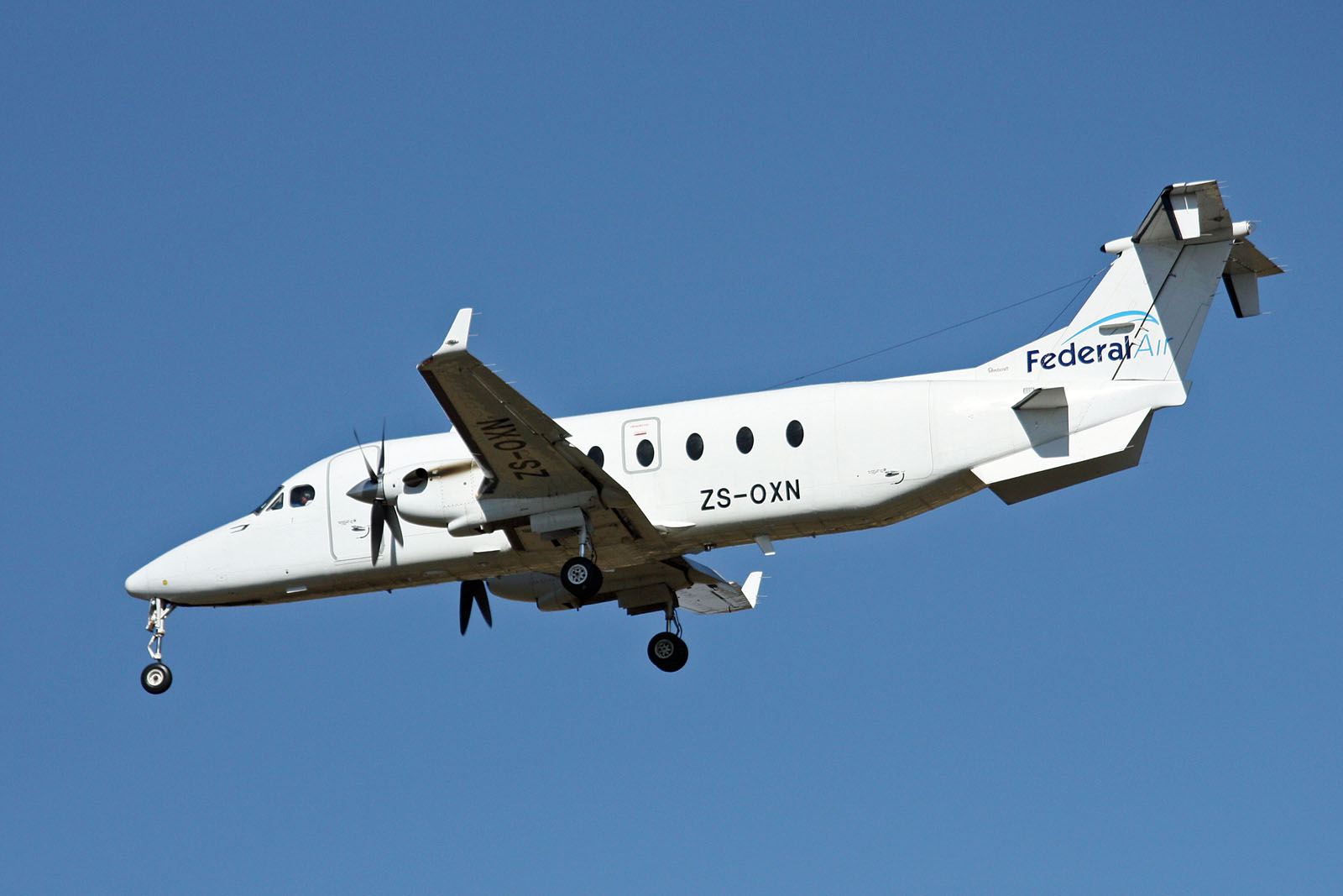 ZS-OXN (cn UE-83) Beechcraft 1900D