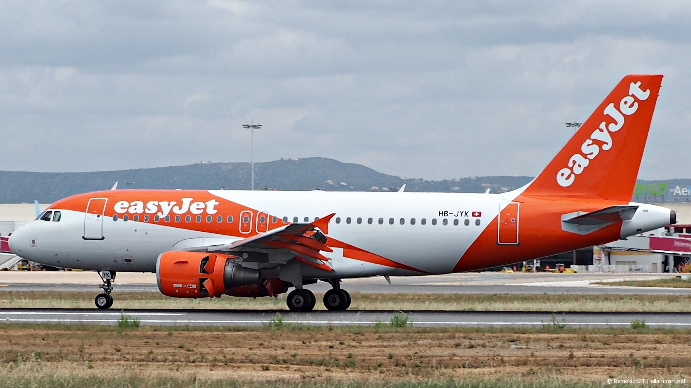 HB-JYK · Airbus A319-111 · (FAO / LPFR)
