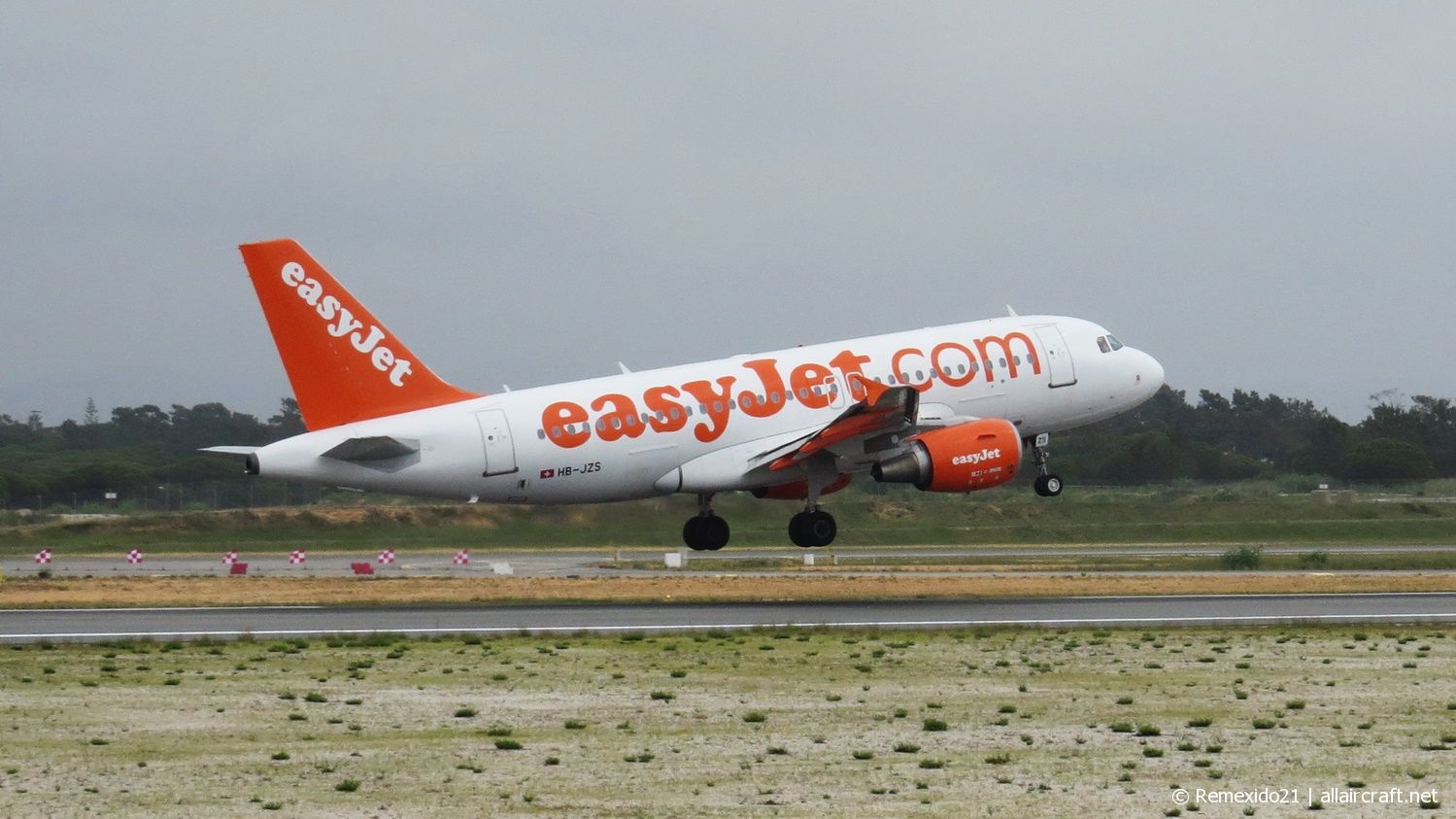 HB-JZS · Airbus A319-111 · (FAO / LPFR)