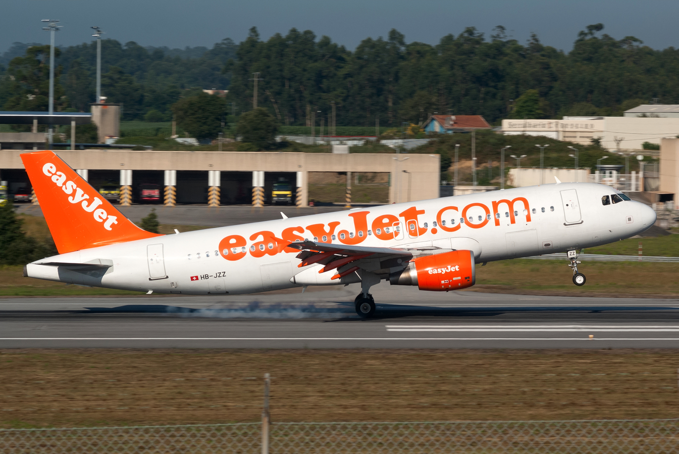HB-JZZ (4233) 2010 Airbus A320-214
