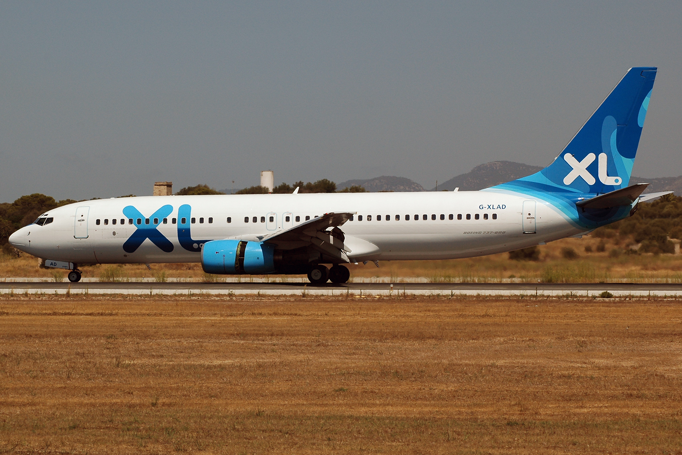 G-XLAD (29052) Boeing 737-81Q