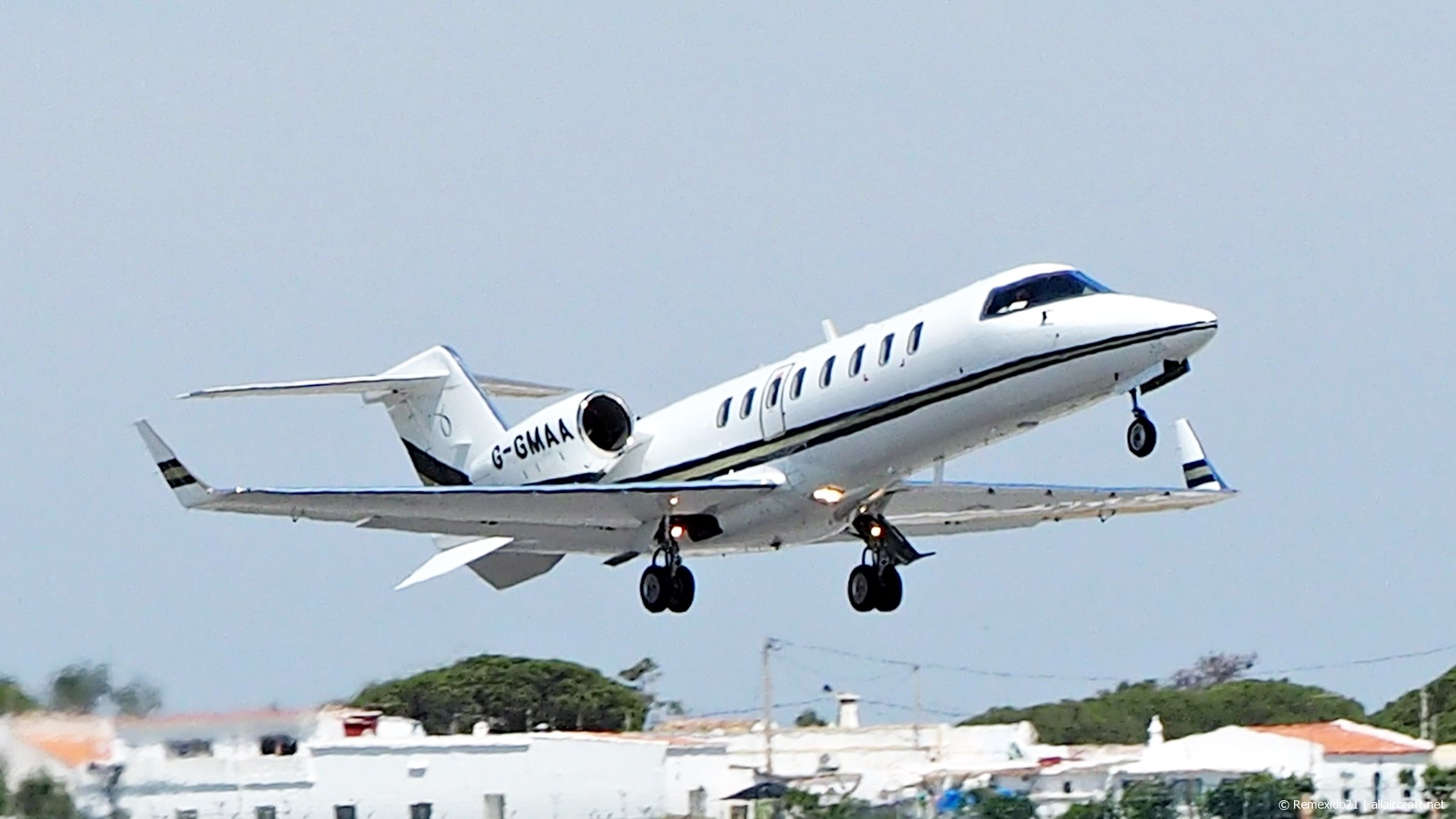 G-GMAA · Bombardier Learjet 45 · (FAO / LPFR)