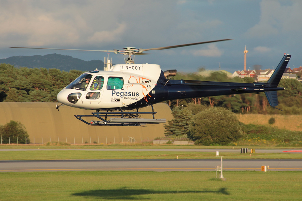 LN-OOY, (cn 4047), Eurocopter AS-350B-3 Ecureuil