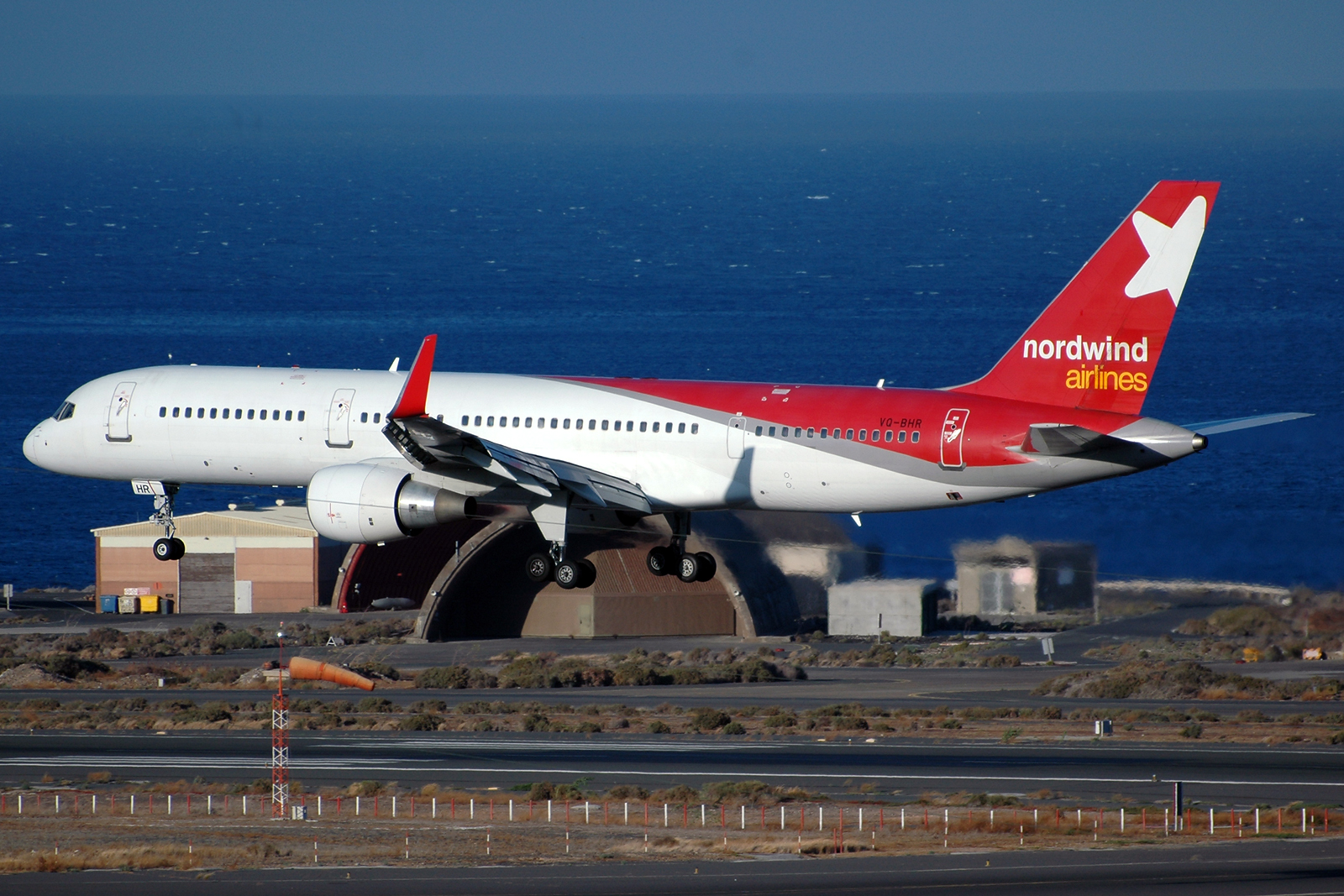 VQ-BHR (30046) 2002 Boeing 757-2Q8 WL