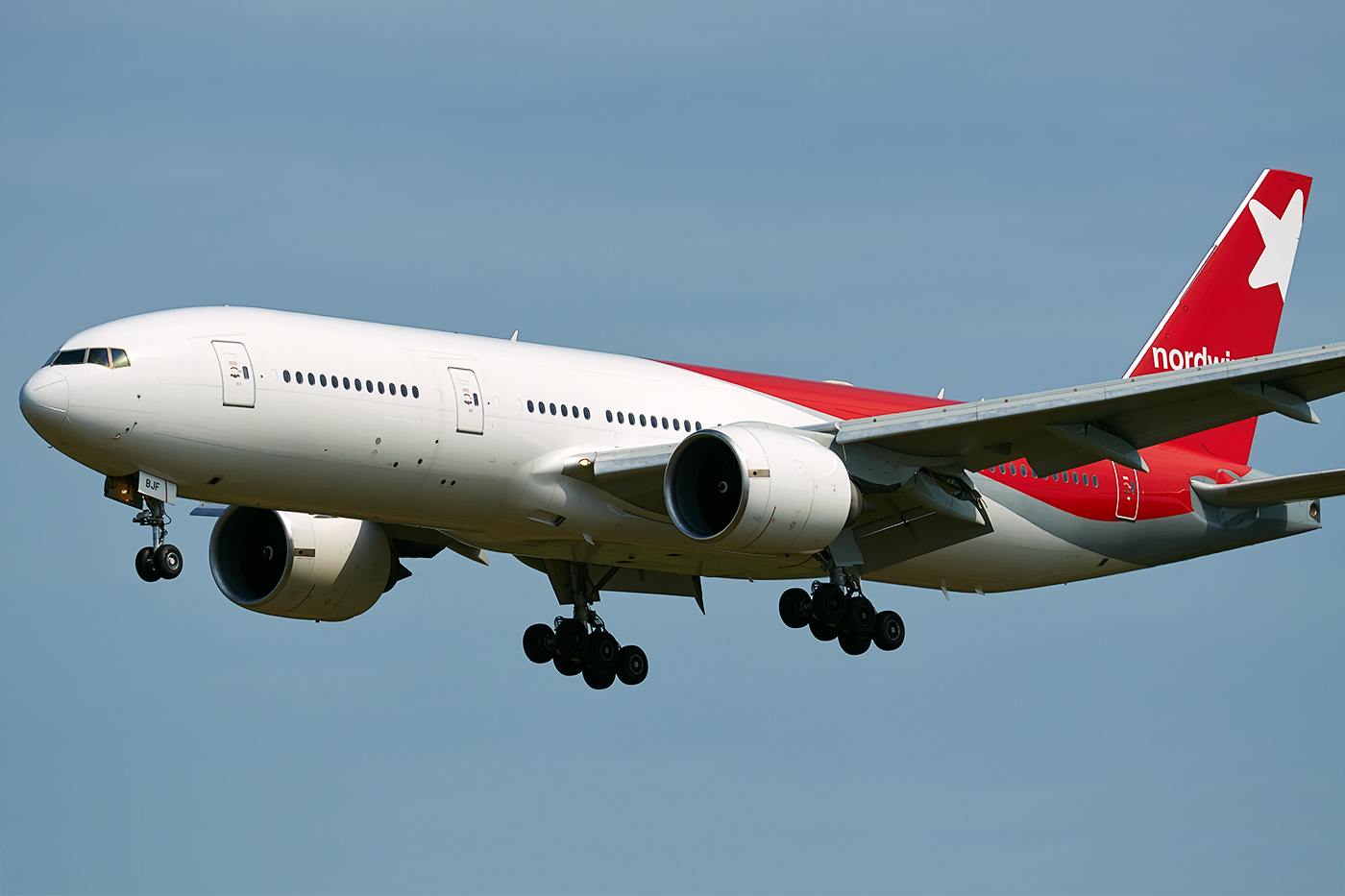 VP-BJF (32703) 2004 Boeing 777-21BER