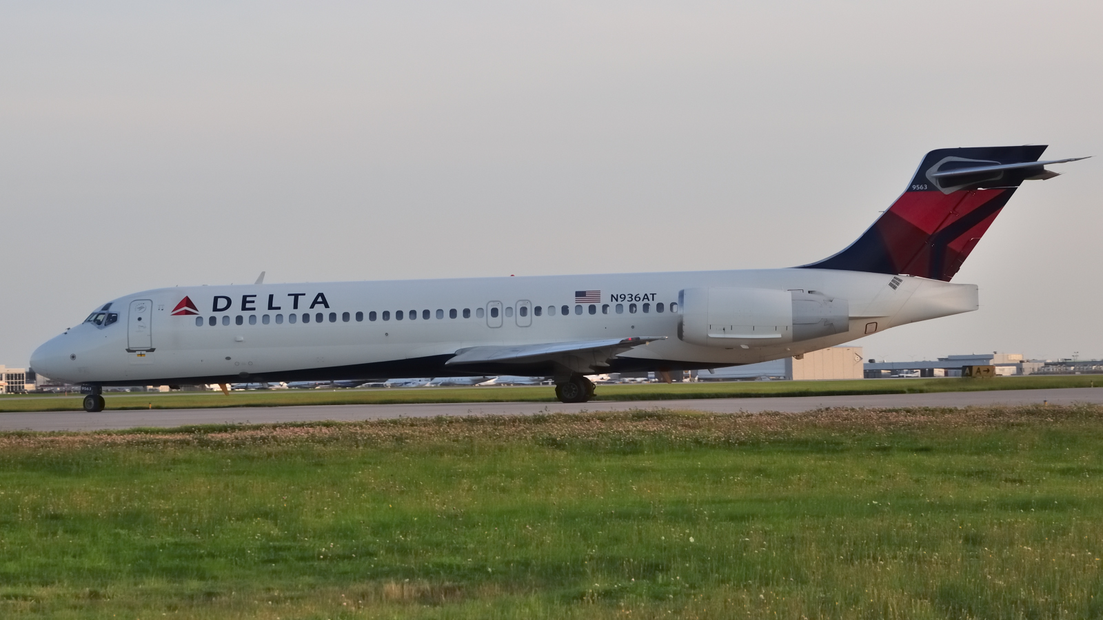 N936AT · Boeing 717-231 · (YUL / CYUL)