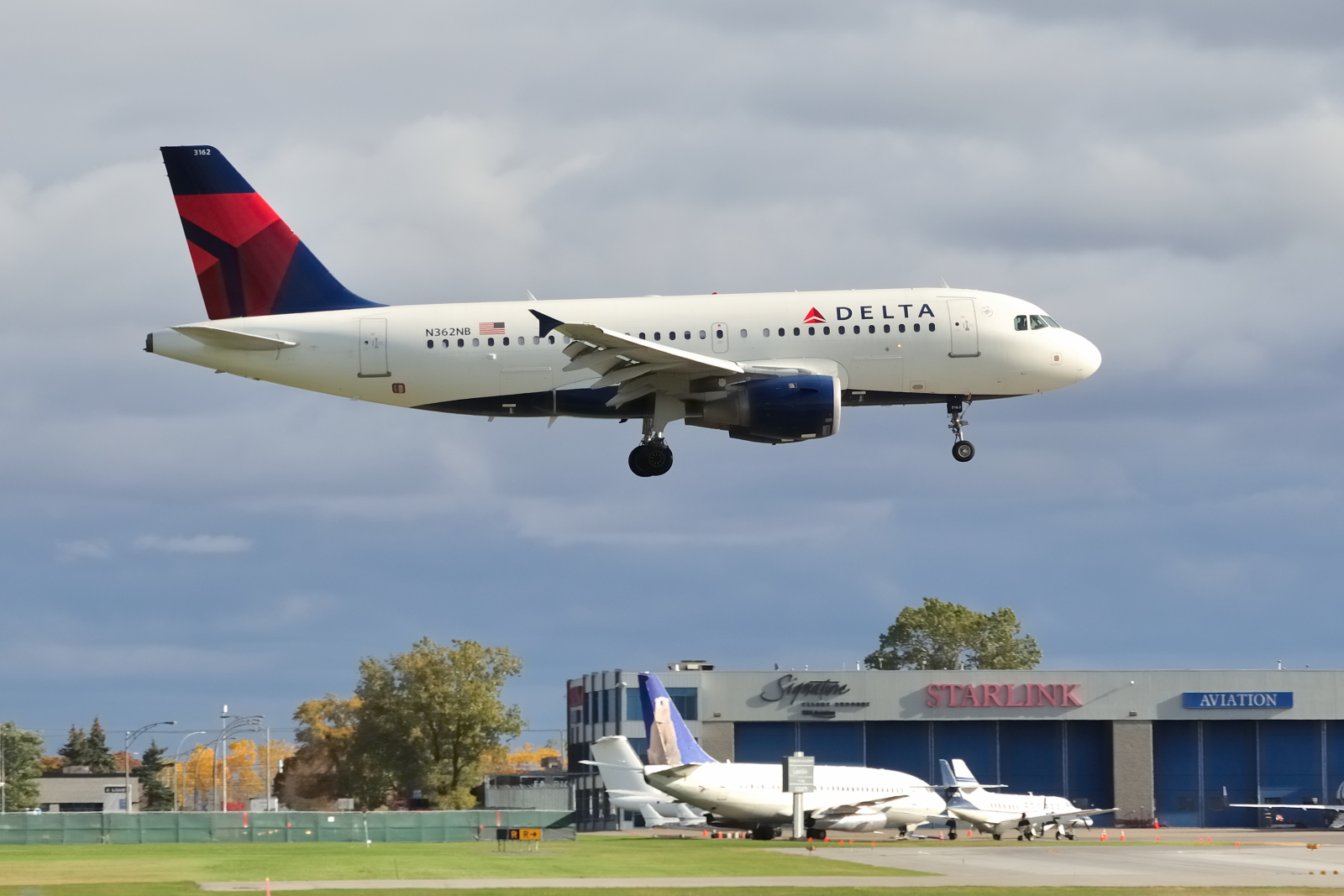 N362NB · Airbus A319-114 · (YUL / CYUL)