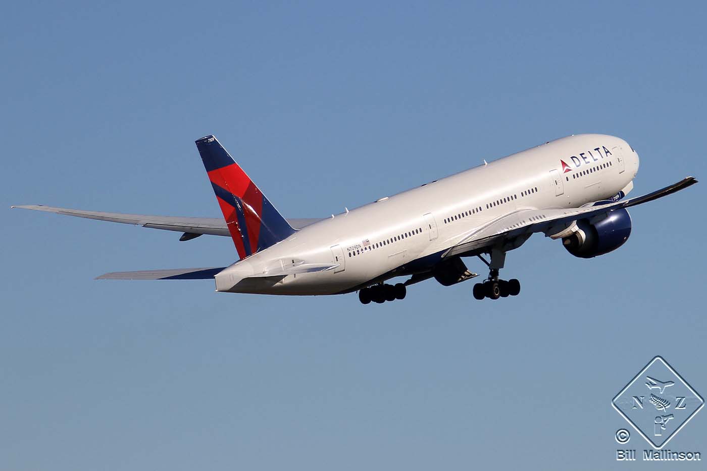 N709DN · Boeing 777-232/LR · (SYD / YSSY)
