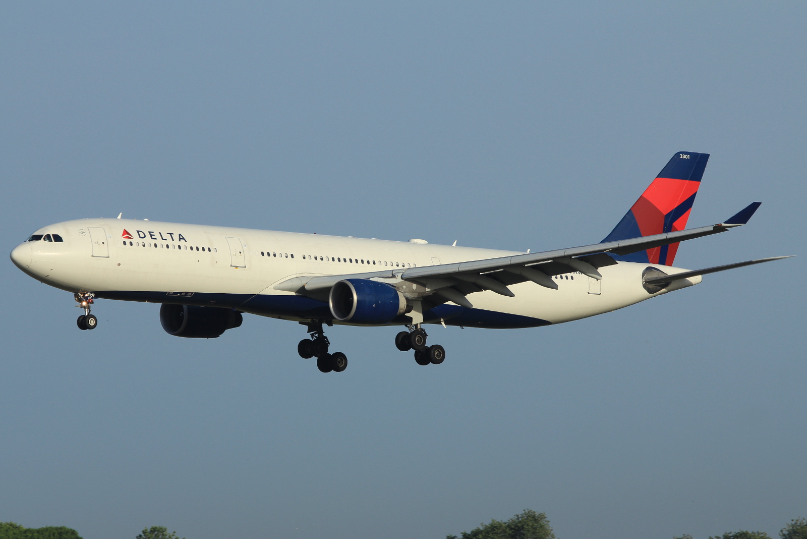 N801NW (524) 2003 Airbus A330-323