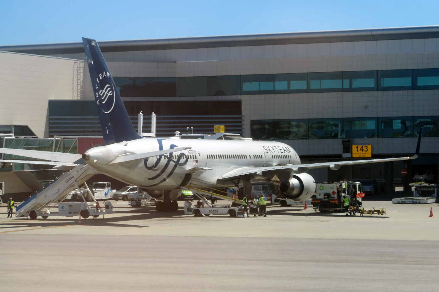 N717TW · Boeing 757-231 · (LIS / LPPT)