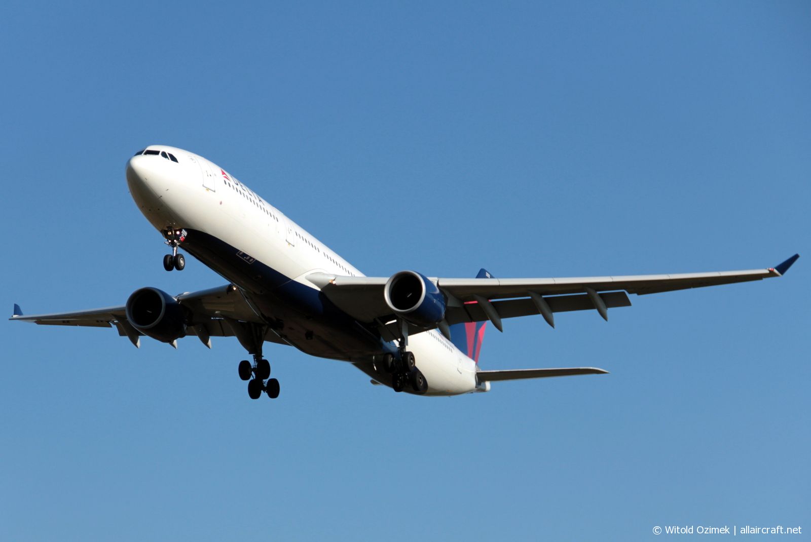 N810NW · Airbus A330-323 · (FCO / LIRF)