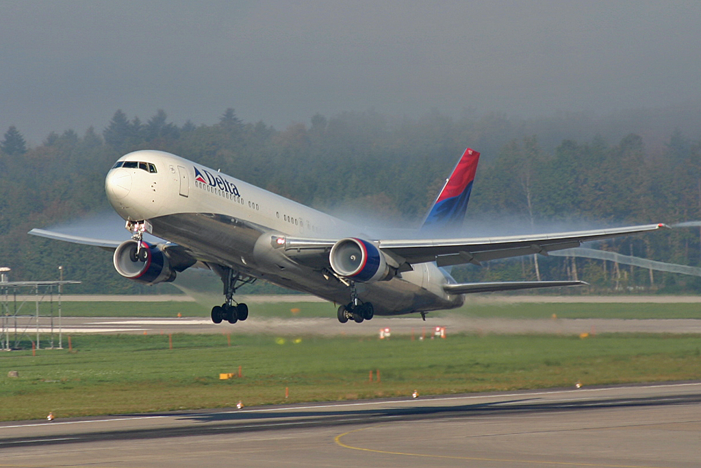 N197DN (28454) Boeing 767-332