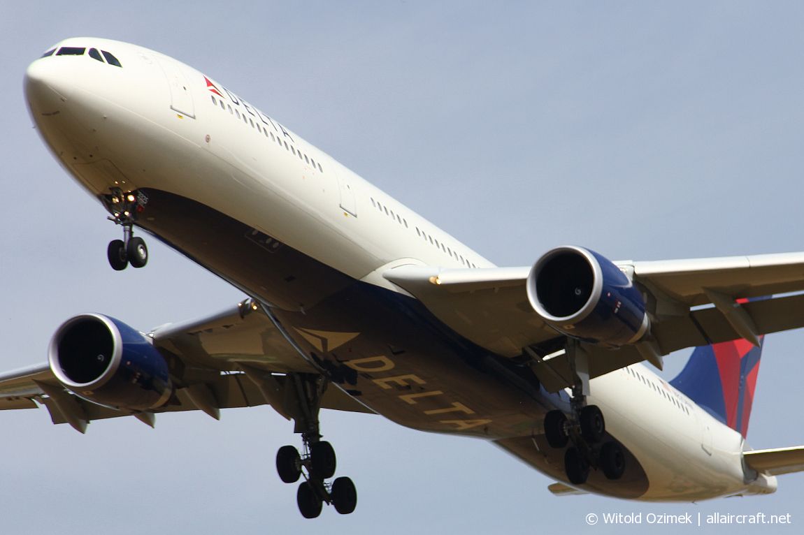 N825NW · Airbus A330-302 · (FCO / LIRF)