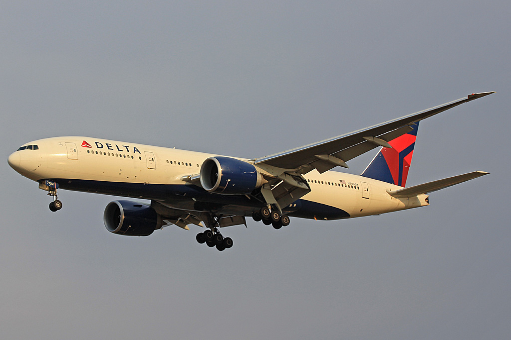 N704DK · Boeing 777-232/LR · (JNB / FAOR)