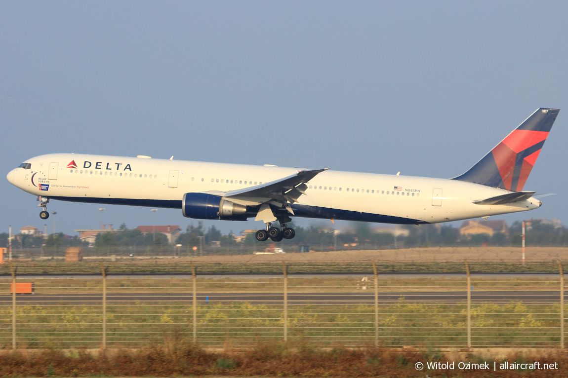 N841MH · Boeing 767-432/ER · (FCO / LIRF)