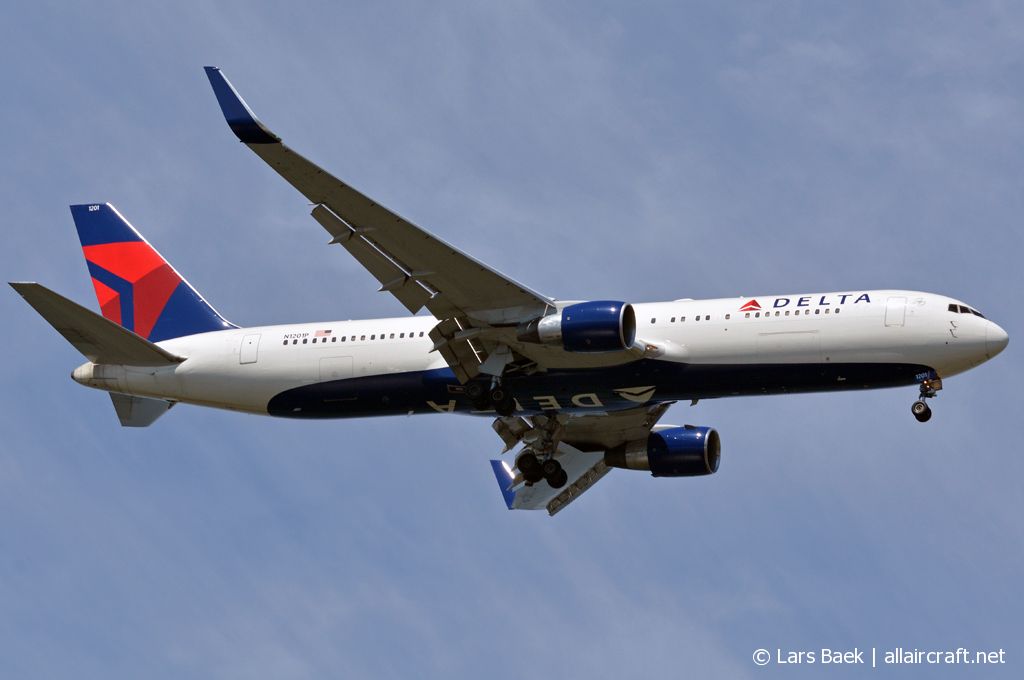 N1201P · Boeing 767-332/ER(WL) · (CPH / EKCH)