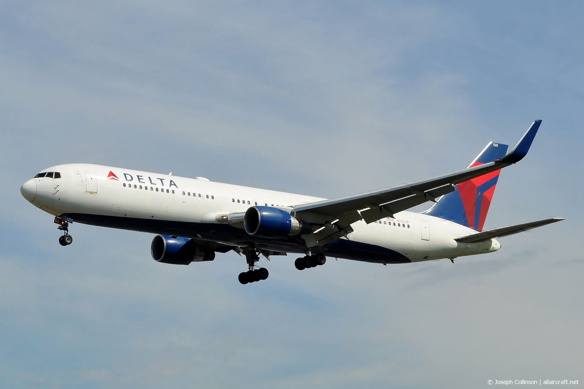 N1201P · Boeing 767-332/ER(WL) · (LHR / EGLL)