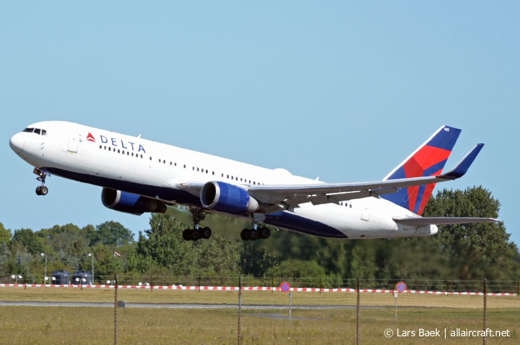 N1605 · Boeing 767-332/ER(WL) · (CPH / EKCH)