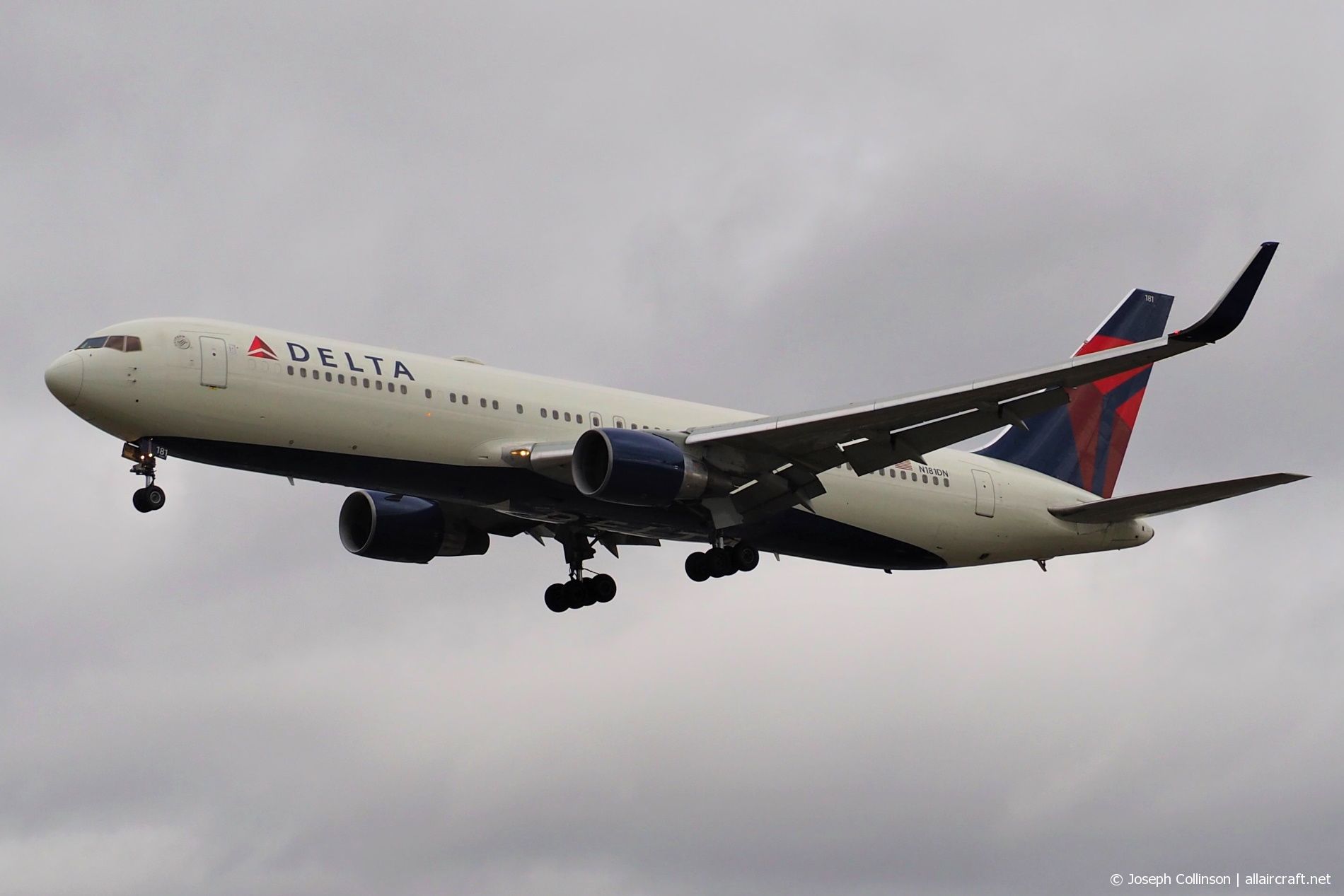 N181DN (25986) Boeing 767-332