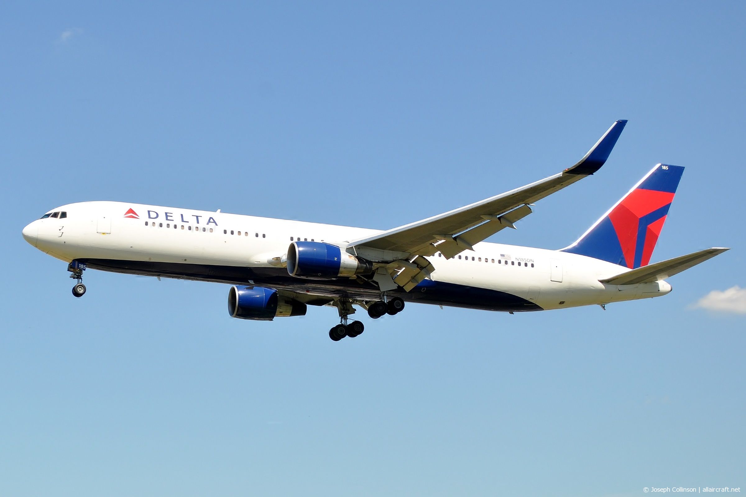 N185DN · Boeing 767-332/ER(WL) · (LHR / EGLL)