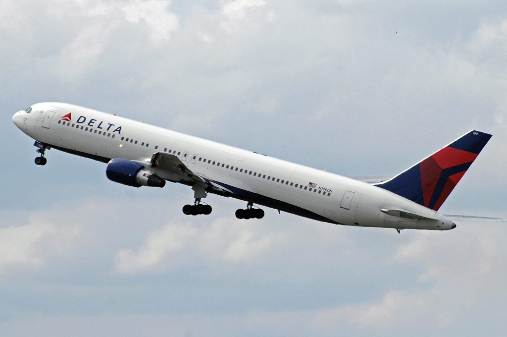 N199DN (28456) Boeing 767-332
